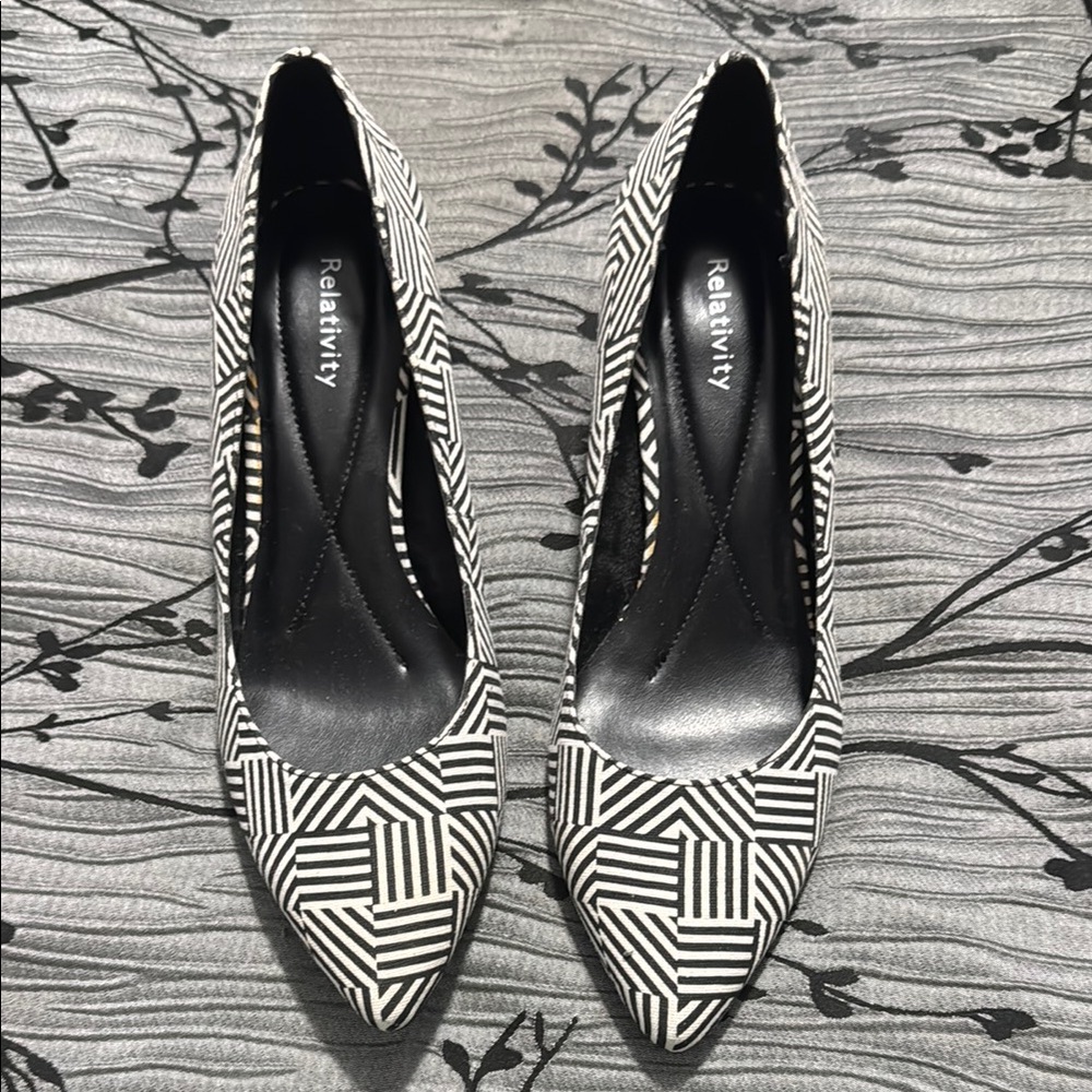 Women’s size 9 black and white Relativity Heels never worn